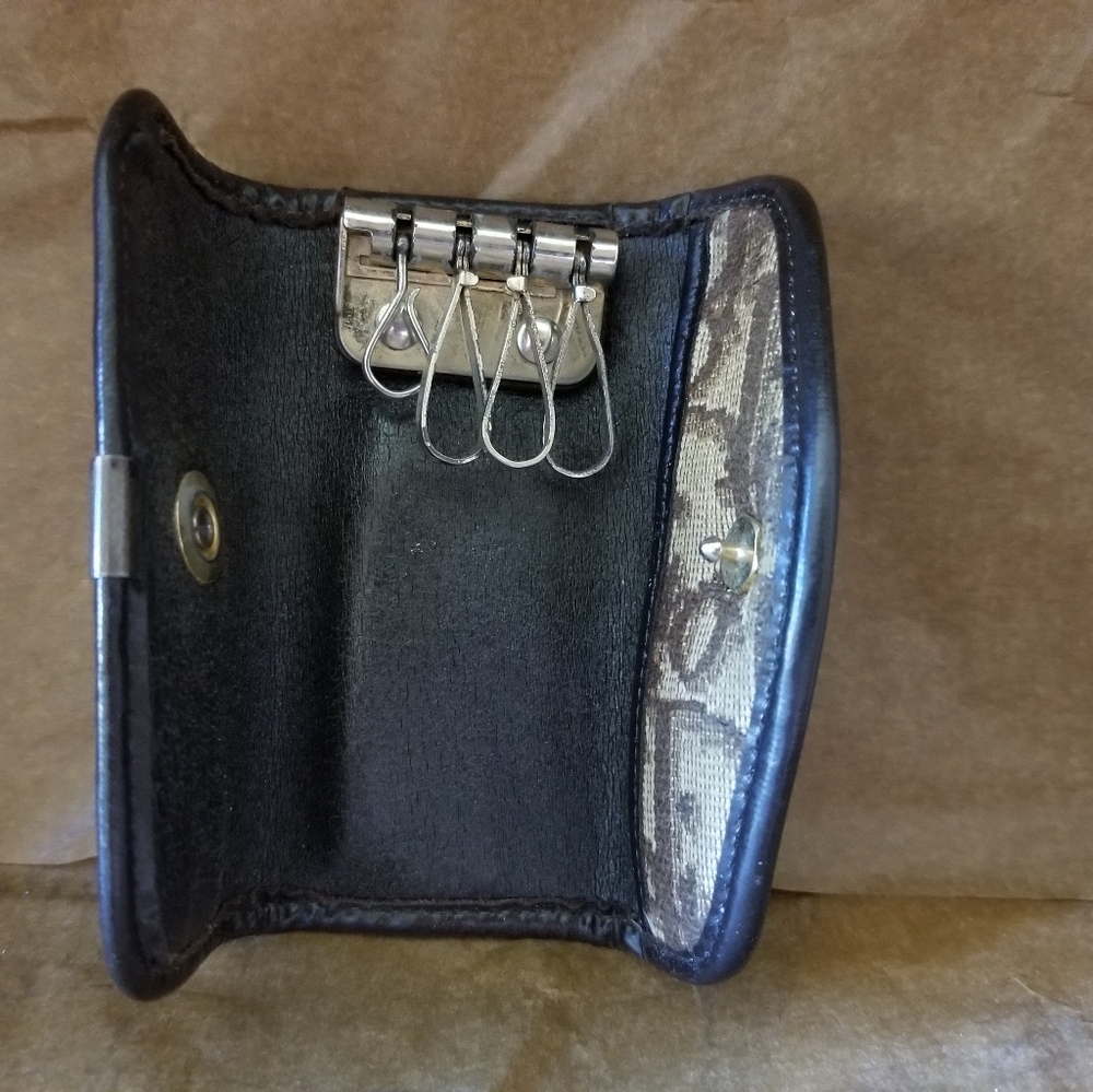Vintage Christian Dior Keycase - Picture 2 of 4